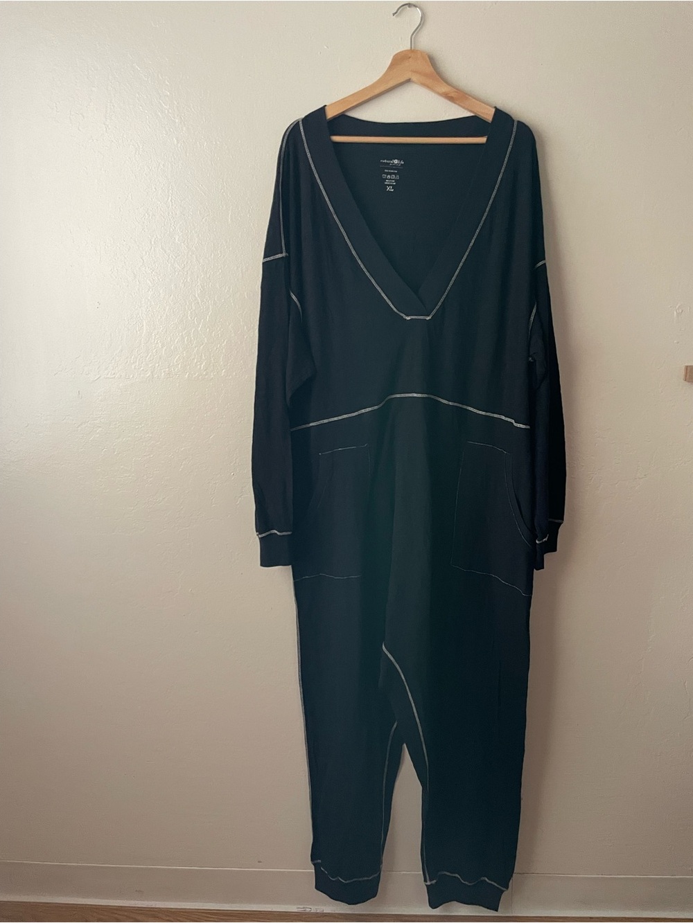 NATURAL LIFE Black V-Neck Long Sleeve Jumpsuit with Contrast Stitching